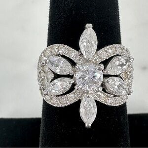 Radiant Marquise & Round Crystal Cocktail Ring Right Hand Ring Silvertone Size 7